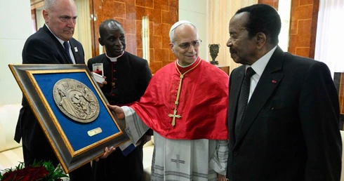 "Pokój nie jest hasłem". Papież w Kamerunie o odpowiedzialności władzy i dramacie przemocy