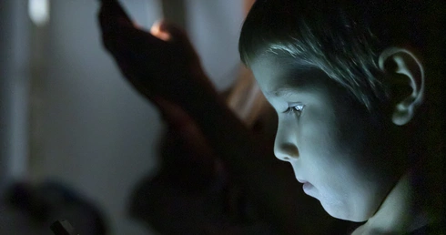 Deklaracje, raporty i trzy ustawy