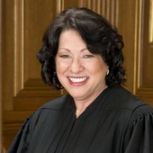 Sędzia Sądu Najwyższego USA przeprasza kolegę-sędziego. Incydent ujawnił napięcia w Sądzie Najwyższym