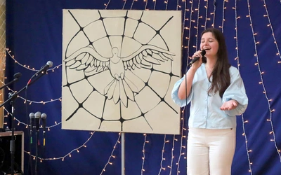 Pieśni uwielbienia i piosenki pielgrzymkowe