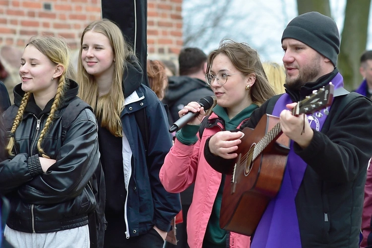 Pielgrzymka maturzystów do Gietrzwałdu