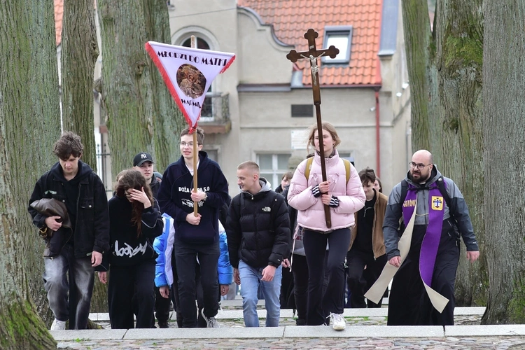 Pielgrzymka maturzystów do Gietrzwałdu