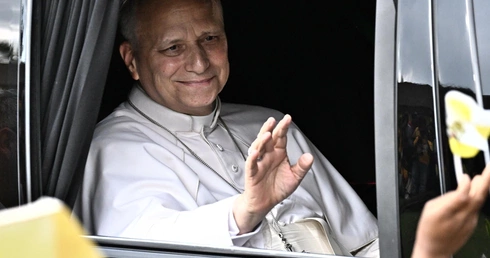 Papież przybywa do Angoli. Trzeci etap pielgrzymki Leona XIV do Afryki