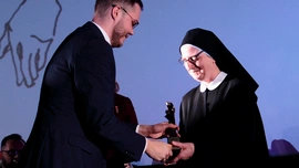 Miłosierni Samarytanie są obok nas. Znajdźmy ich!