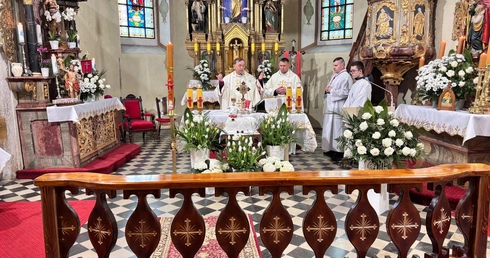 Zaproszeni do stołu słowa Bożego. Wizytacja w Długopolu Górnym
