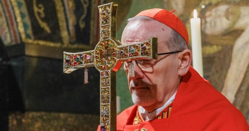 Kard. Pizzaballa o profanacji krzyża przez izraelskiego żołnierza: fiasko moralnej i ludzkiej formacji