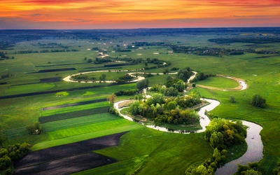 Ponidzie – polska Toskania w Świętokrzyskiem. Meandrująca Nida to ulubiony krajobraz fotografów