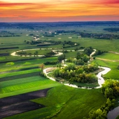 Ponidzie – polska Toskania w Świętokrzyskiem. Meandrująca Nida to ulubiony krajobraz fotografów