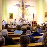 Szczególnym momentem było spotkanie z żywym Panem na Eucharystii. 