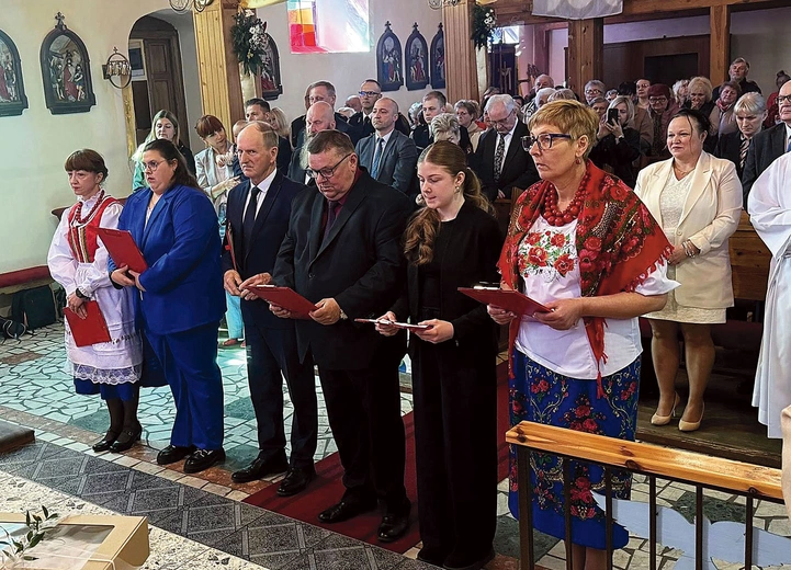 Zawierzenie parafian św. Józefowi.