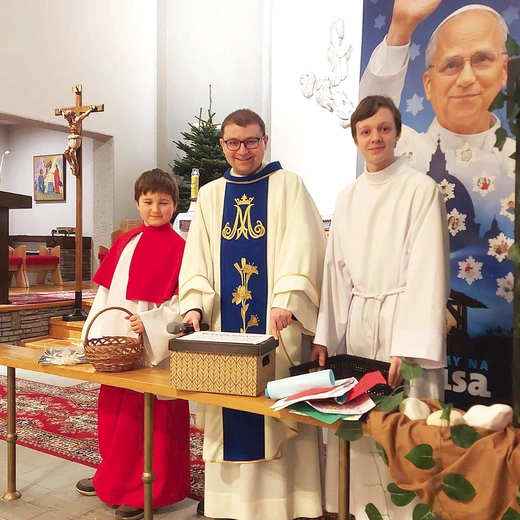 W parafii nie brakuje chętnych, by się angażować w różne akcje: Roraty, Drogę Krzyżową czy inne nabożeństwa