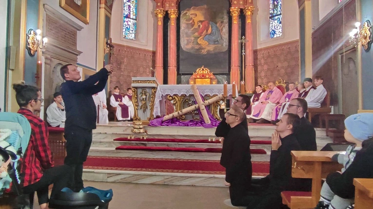 Droga Krzyżowa w wykonaniu chłopaków to coś, co na zawsze zapada w pamięć 