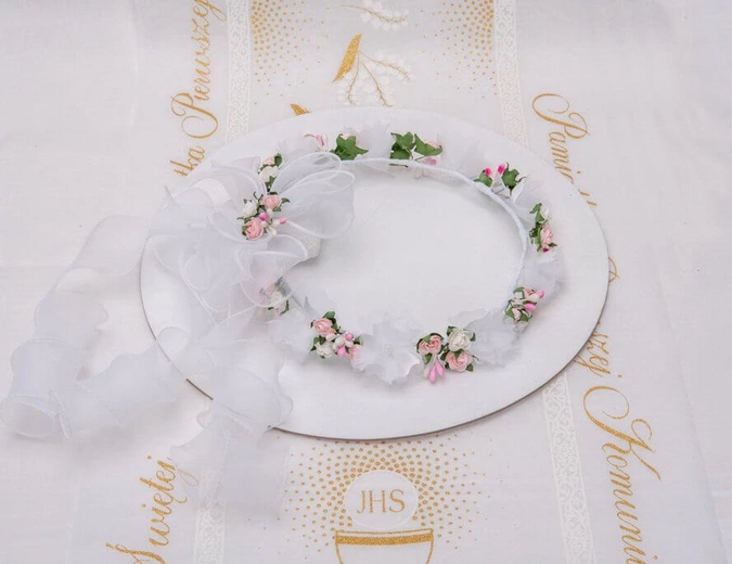 Co potrzebne do Komunii dla chłopca i dziewczynki?