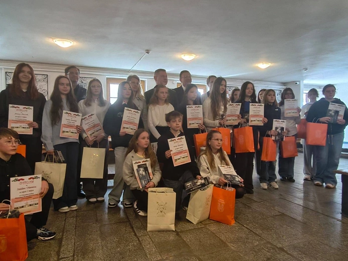 Konkurs "KL Gross-Rosen ocalić od zapomnienia"