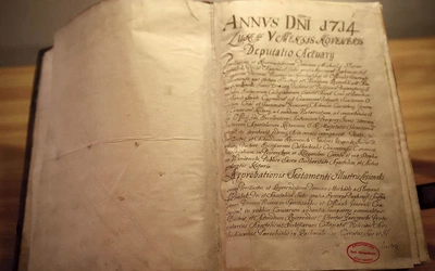 Akta sprawy zatwierdzenia testamentu szlachcica przed sądem kościelnym w Krakowie z 1714 roku. 