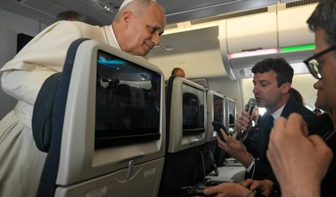 Papież w drodze z Afryki: o wojnie, migracji, parach jednopłciowych