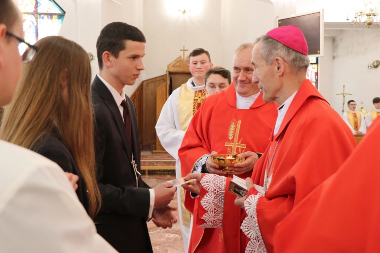 Wzrost do nieba, świadectwo i święty nastolatek
