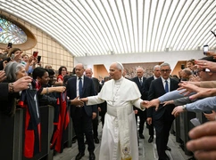 Leon XIV: Obojętność to pozory, młodzi pragną Boga, pomóżmy im