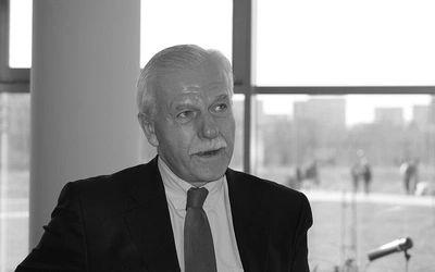 Zmarł Andrzej Olechowski