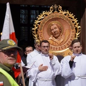 Modlitwa w intencji Polski, przy relikwiach św. Andrzeja Boboli