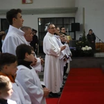 Wprowadzenie relikwii św. Jana Pawła II do parafii w Jesionce - Msza św.