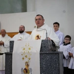 Wprowadzenie relikwii św. Jana Pawła II do parafii w Jesionce - Msza św.