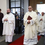 Wprowadzenie relikwii św. Jana Pawła II do parafii w Jesionce - Msza św.
