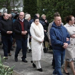 Wprowadzenie relikwii św. Jana Pawła II w Jesionce - procesja