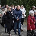 Wprowadzenie relikwii św. Jana Pawła II w Jesionce - procesja