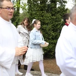 Wprowadzenie relikwii św. Jana Pawła II w Jesionce - procesja