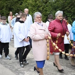 Wprowadzenie relikwii św. Jana Pawła II w Jesionce - procesja