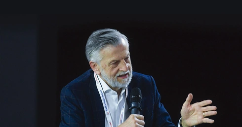 Prof. Andrzej Zybertowicz dla „Gościa”: Są oznaki, że zbliżamy się do punktu krytycznego, w którym utracimy zdolność kontroli nad AI