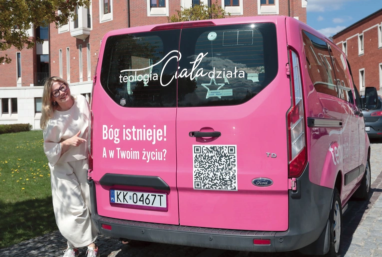  Nie tylko mamy ciało, ale jesteśmy ciałem. Bo ciało jest jednością z duszą. Dlatego ciało ma wymiar etyczny i ma znaczenie to, co z nim robisz.  