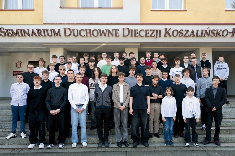 Uczestnicy przed  koszalińskim seminarium.
