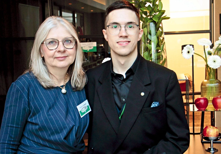 – Wierzę, że działalność syna spowoduje, iż wielu ludziom będzie żyło się lepiej i radośniej  – przekonuje mama Juliusza.