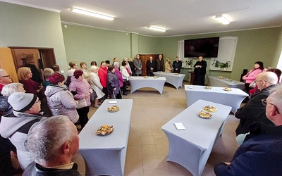 Pierwsze pokazy zaplanowano na koniec kwietnia. Oczywiście najpierw odbędą się projekcje o patronce parafii.