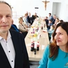 Renata i Paweł Łachutowie, mielecka para rejonowa, zorganizowali niedzielne spotkania przy kawie dla zainteresowanych DK. 