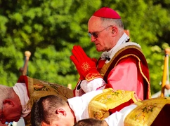 Watykan ostrzega przed schizmą: Widmo ekskomuniki nad Bractwem św. Piusa X