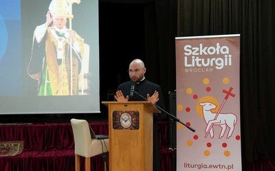 Szkoła Liturgii. Czy ogłoszenia pod koniec Mszy św. to zwykłe komunikaty?