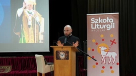 Szkoła Liturgii. Czy ogłoszenia pod koniec Mszy św. to zwykłe komunikaty?