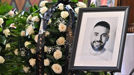 Sosnowiec. Rodzina, przyjaciele oraz przedstawiciele władz państwowych i lokalnych pożegnali Łukasza Litewkę