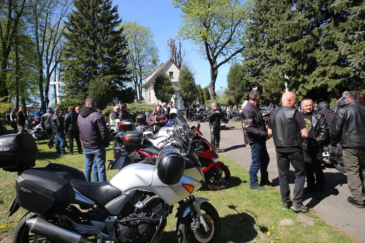 Motocykliści zawierzyli swoje trasy