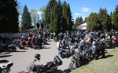 Motocykliści zawierzyli swoje trasy