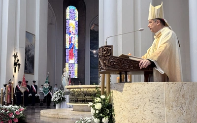 Bp Olszowski: Róbmy wszystko, aby wiara zwyciężała w każdym wymiarze naszego życia w ojczyźnie