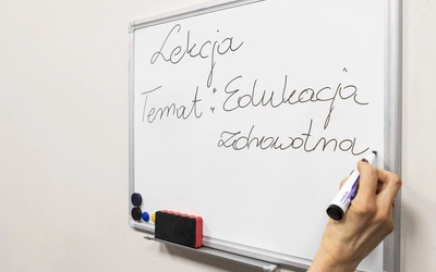 Barbara Nowacka mówi o „pogardzie dla nauczycieli”. Kto tu naprawdę okazuje pogardę?