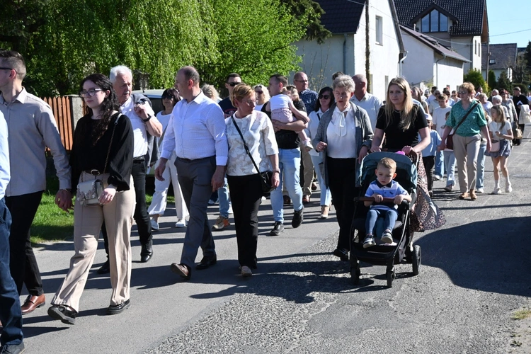Nabożeństwo i Maibaum w Strzelcach Opolskich