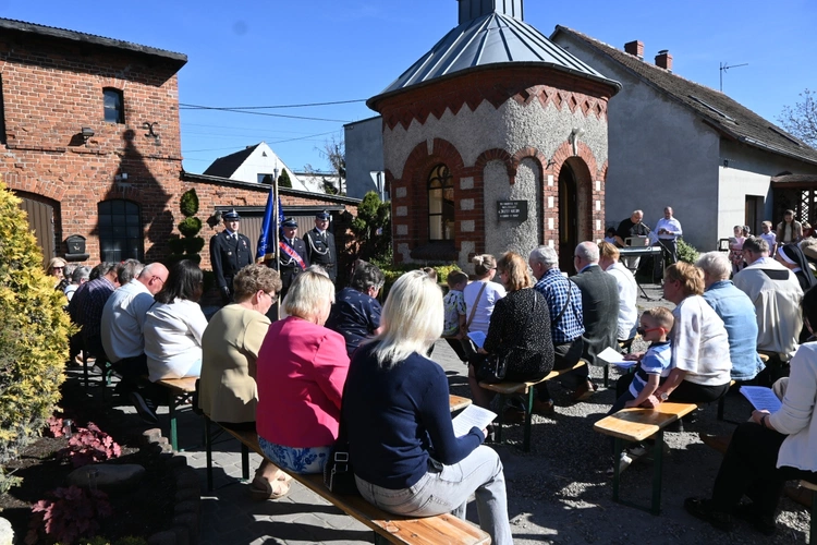Nabożeństwo i Maibaum w Strzelcach Opolskich