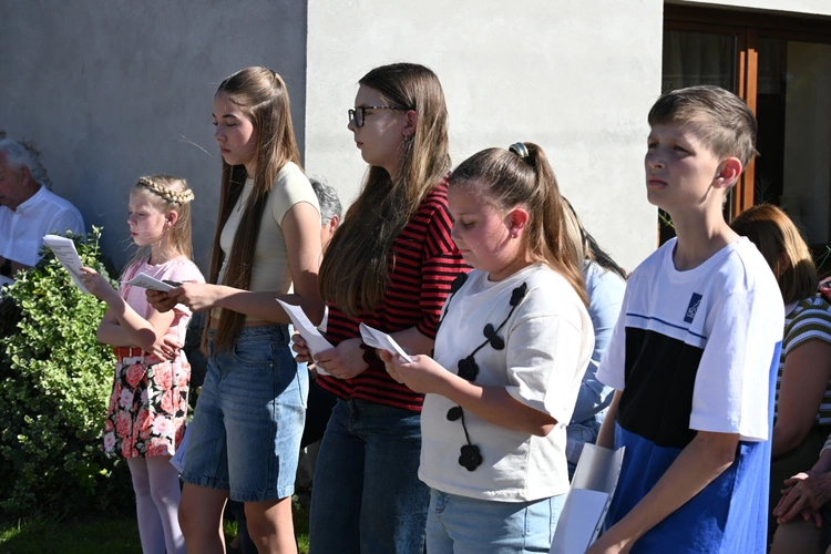 Nabożeństwo i Maibaum w Strzelcach Opolskich