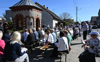 Chwalcie łąki umajone