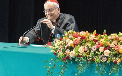 – Ksiądz nie może być jedynie administratorem życia religijnego, lecz musi być wiarygodnym świadkiem i uczniem, który sam pozwala się przemieniać słowu Bożemu – podkreślał kard. Mauro Piacenza. 